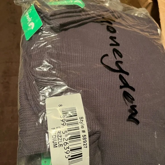 NWT-Cozy pants and shirt sleepwear - Picture 4 of 8